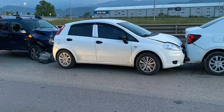 Bursa’da zincirleme kaza: 3 yaralı