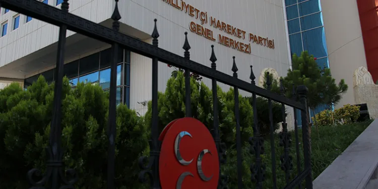 MHP, belediye başkanlarıyla kampa girecek