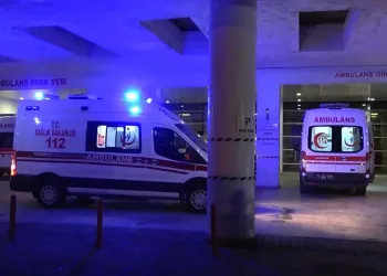 Evinde yasak aşk kaçamağı yapan kadın, kocasına yakalandı
