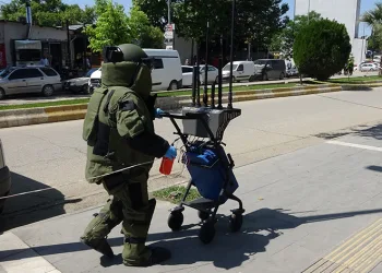 Kaldırımdaki sırt çantası bomba paniği yaşattı