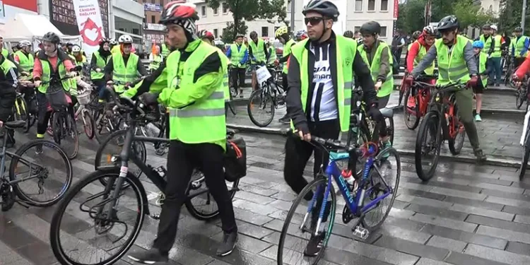 Sağlıklı yaşam için pedal bastılar