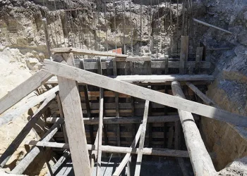 İnşaat çalışması sırasında mağara ve kanal bulundu
