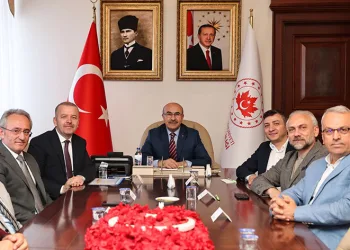 Çalı Mahallesine mesleki lise için imzalar atıldı