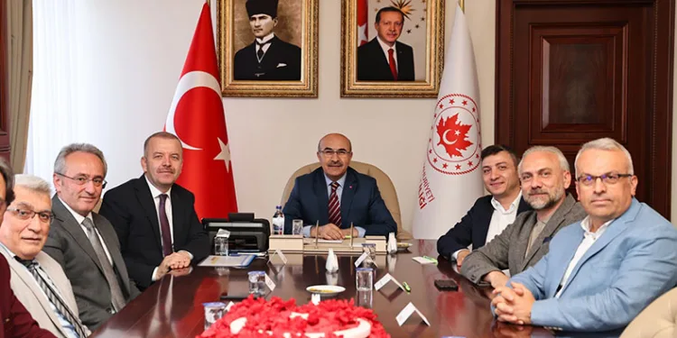 Çalı Mahallesine mesleki lise için imzalar atıldı