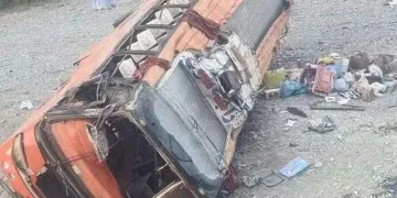 Otobüs vadiye uçtu: 20 ölü