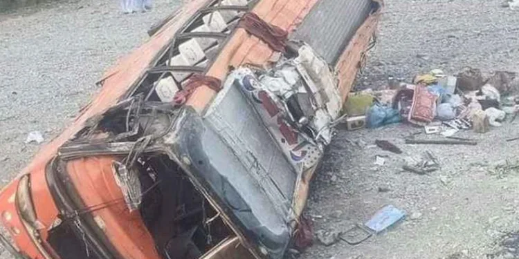 Otobüs vadiye uçtu: 20 ölü