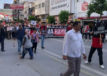 Gemlik’te Gazze’ye destek yürüyüşü