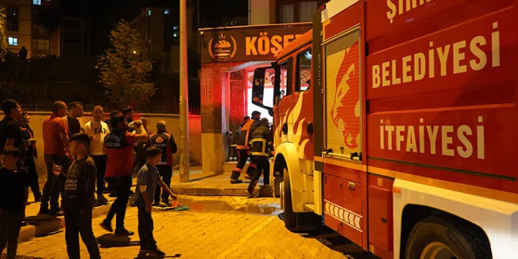 Şırnak’ta pastanede korkutan yangın