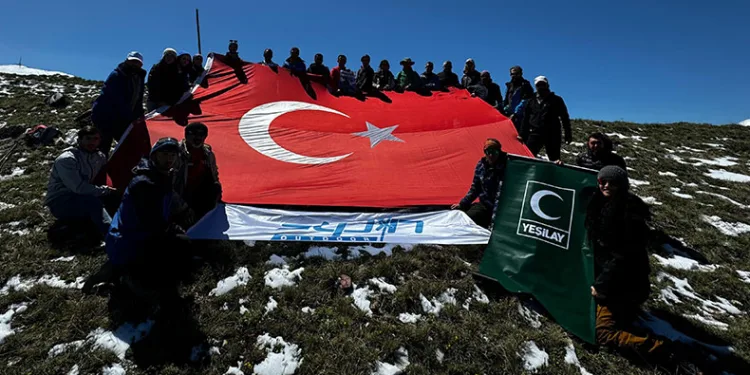Palandöken’e 19 Mayıs tırmanışı