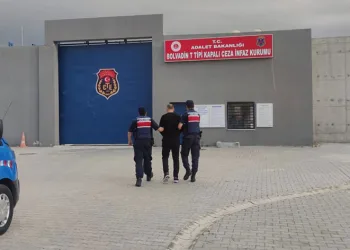 Aranan şahıs saklandığı köyde yakalandı