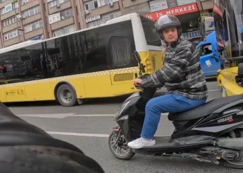 Trafikte kahkahaya boğan kaza