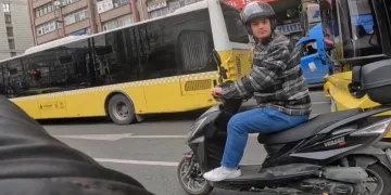 Trafikte kahkahaya boğan kaza