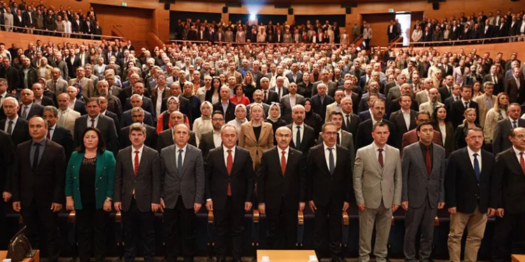 Okul müdürlerine yeni müfredat anlatıldı
