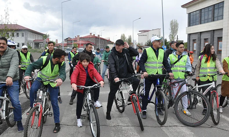 Kars’ta 11.Yeşilay Bisiklet Turu