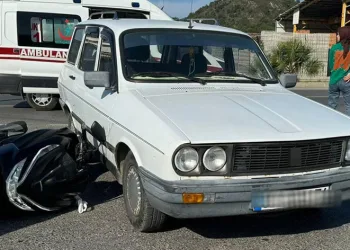 Yan yolda korkutan kaza