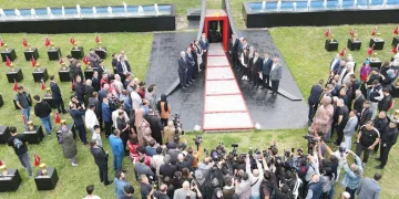 Soma şehitleri mezarları başında anıldı