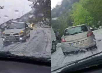 Şiddetli dolu yağışı yayla yolunu beyaza bürüdü