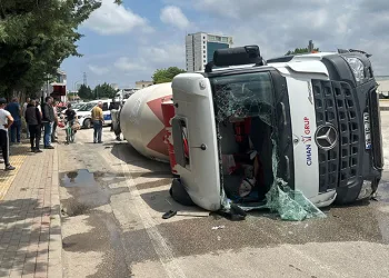Ticari taksi şoföründen hayat kurtaran manevra