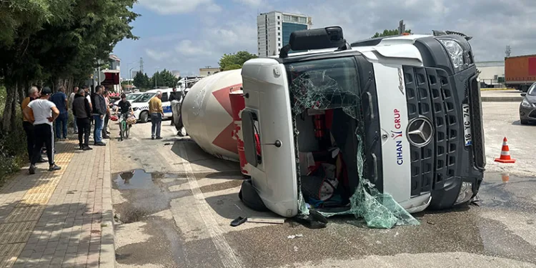 Ticari taksi şoföründen hayat kurtaran manevra
