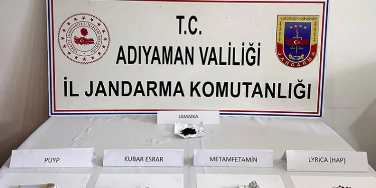 Uyuşturucuyla yakalanan 5 kişi gözaltına alındı