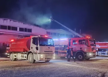 Karacabey’de korkutan fabrika yangını