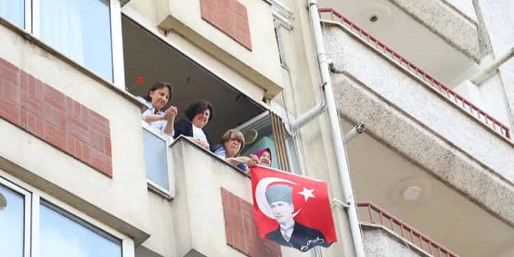 19 Mayıs coşkusu sokaklara taştı