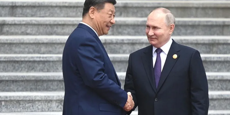Putin ve Xi Pekin’de bir araya geldi