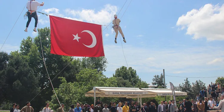 BUÜ’de öğrenciler hünerlerini sergiledi