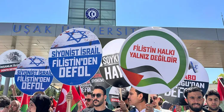 Uşak Üniversiteli öğrencilerden Filistin’e destek