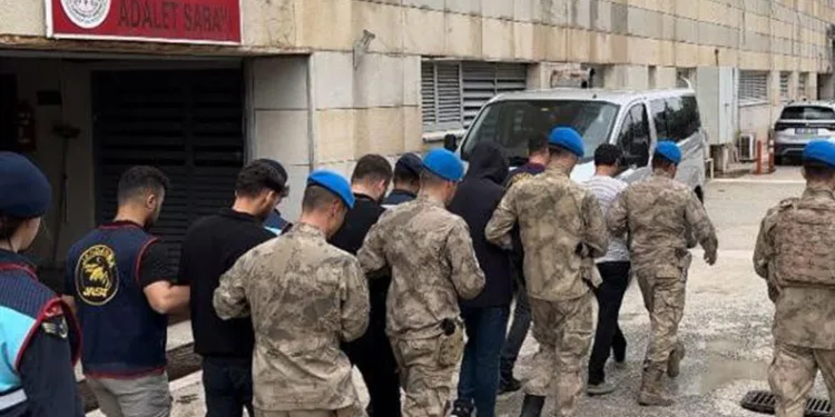 Elazığ merkezli 5 ilde dolandırıcılık ve hırsızlık operasyonu