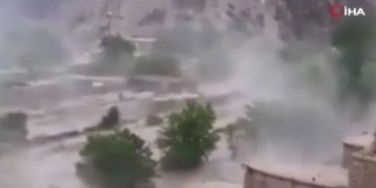 Afganistan’ı yine sel vurdu