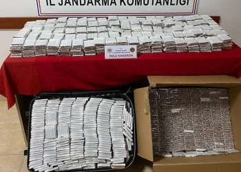 Yolcu otobüsünde kaçak sigara ele geçirildi