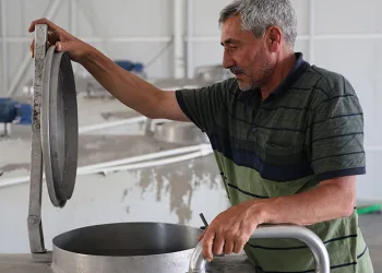 Bin 200 aileye ekmek kapısı oldu