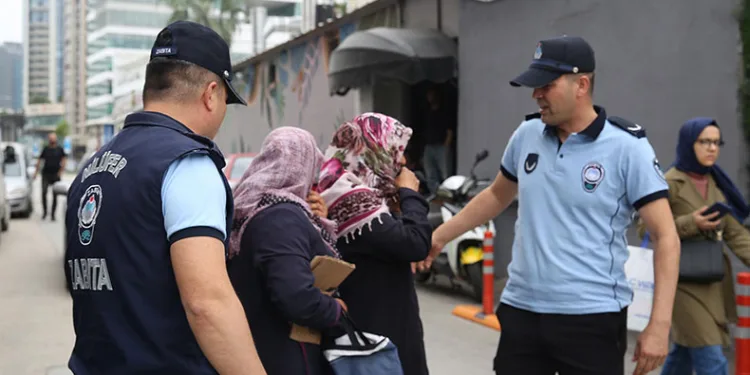 Nilüfer zabıtasından dilencilere operasyon