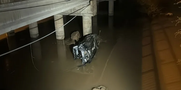Kontrolden çıkan otomobil Kızılırmak’a uçtu