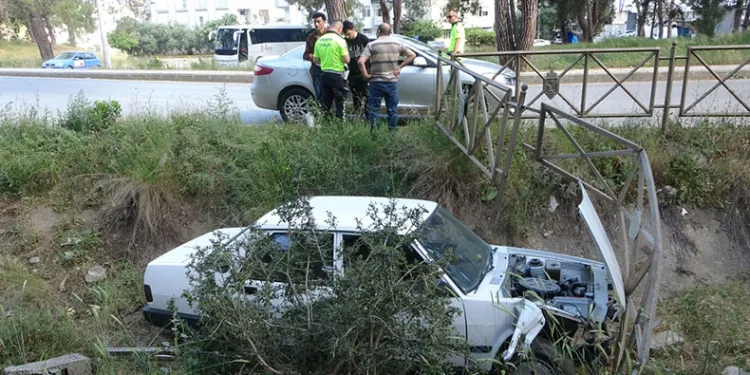 Kanala uçan otomobilden burnu bile kanamadan çıktı