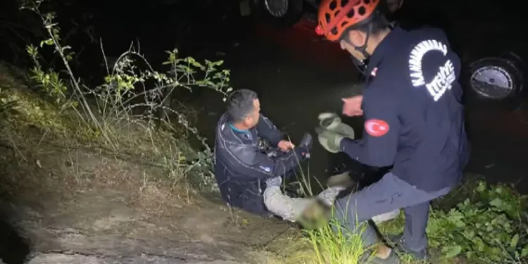 Otomobil baraj gölüne düştü