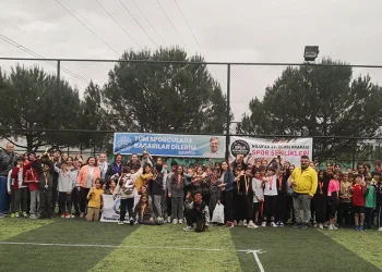 Öğrenciler geleneksel oyunlarda buluştu