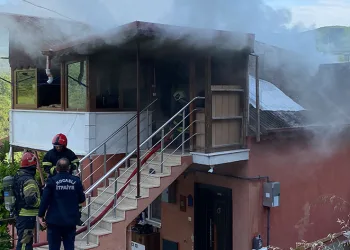 15 ay önce evlendiği kocasının evini yaktı