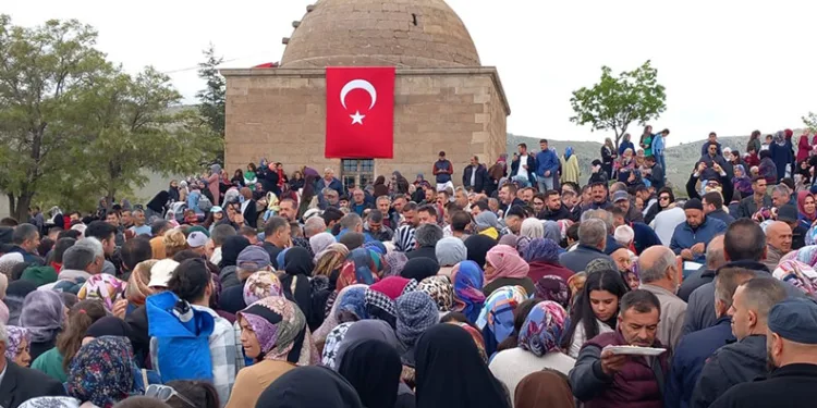 Develi’de ‘Hızır İlyas Şenlikleri’ Hıdırellez Tepesi’nde yapıldı