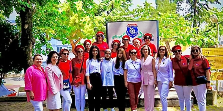Bursa Kız Lisesi mezunları mantı gününde buluştu