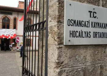 Eski mezunlar bir araya geldi