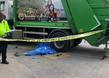 Bursa’da yaşlı kadın kamyon altında kalarak can verdi