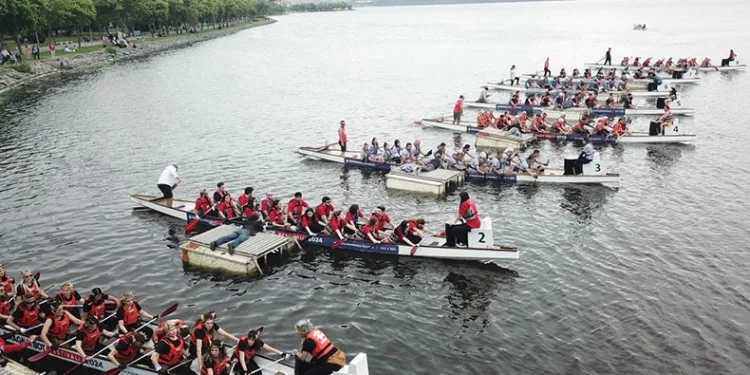 Küçükçekmece’de dragon boat yarışları