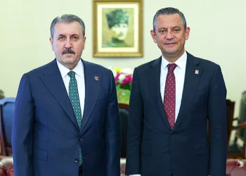 Destici’den Özgür Özel’e ziyaret