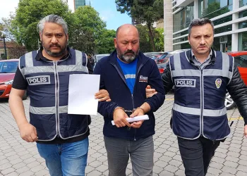 Kayınbiraderini bıçaklayıp hastaneye götürdü