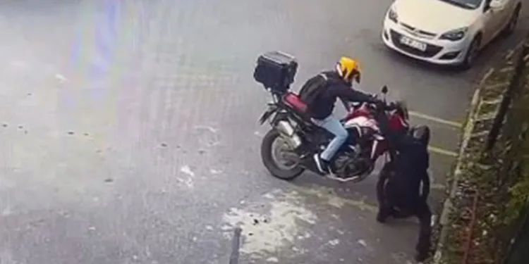 Ataşehir’de motosiklet hırsızları vatandaşları bezdirdi