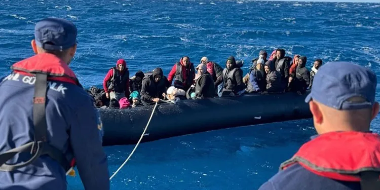 37 düzensiz göçmen kurtarıldı