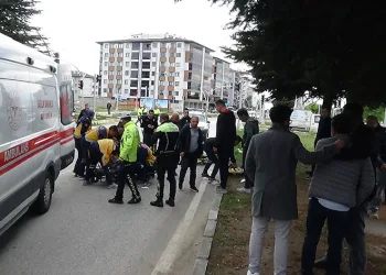 Anne ile oğlu ehliyetsiz sürücünün çarpması sonucu ağır yaralandı