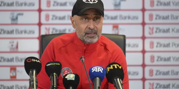 Fatih Karagümrük Teknik Direktörü Tolunay Kafkas: “Trabzonspor haklı bir galibiyet aldı”